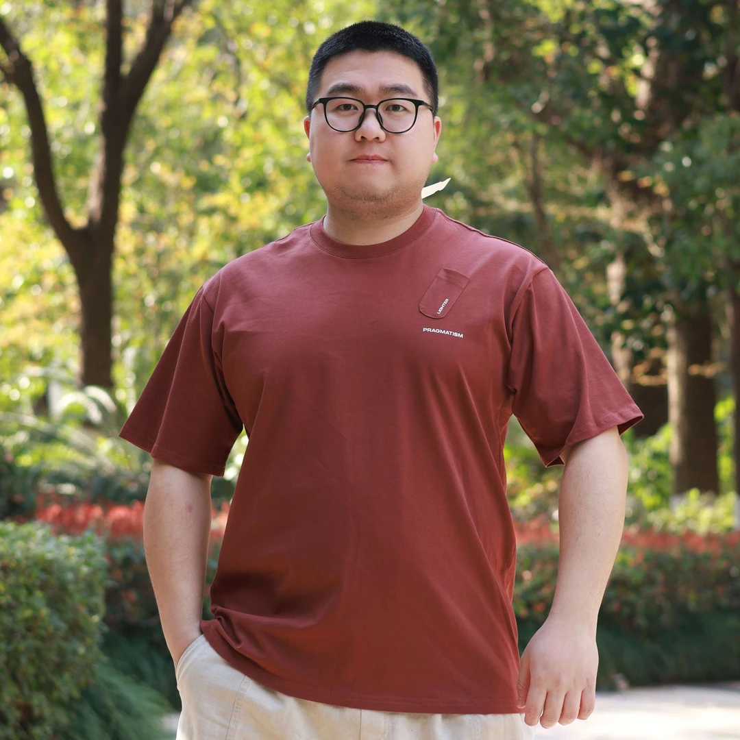 日系纯色简约短袖男设计感美式运动情侣夏季复古宽松潮流圆领