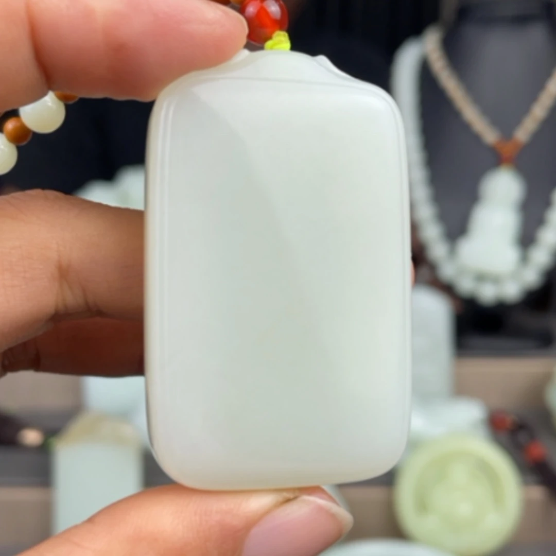 【闪购商品】颈饰未镶嵌和田玉