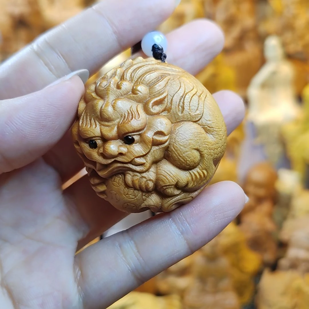 香榧木崖柏手把件貔貅