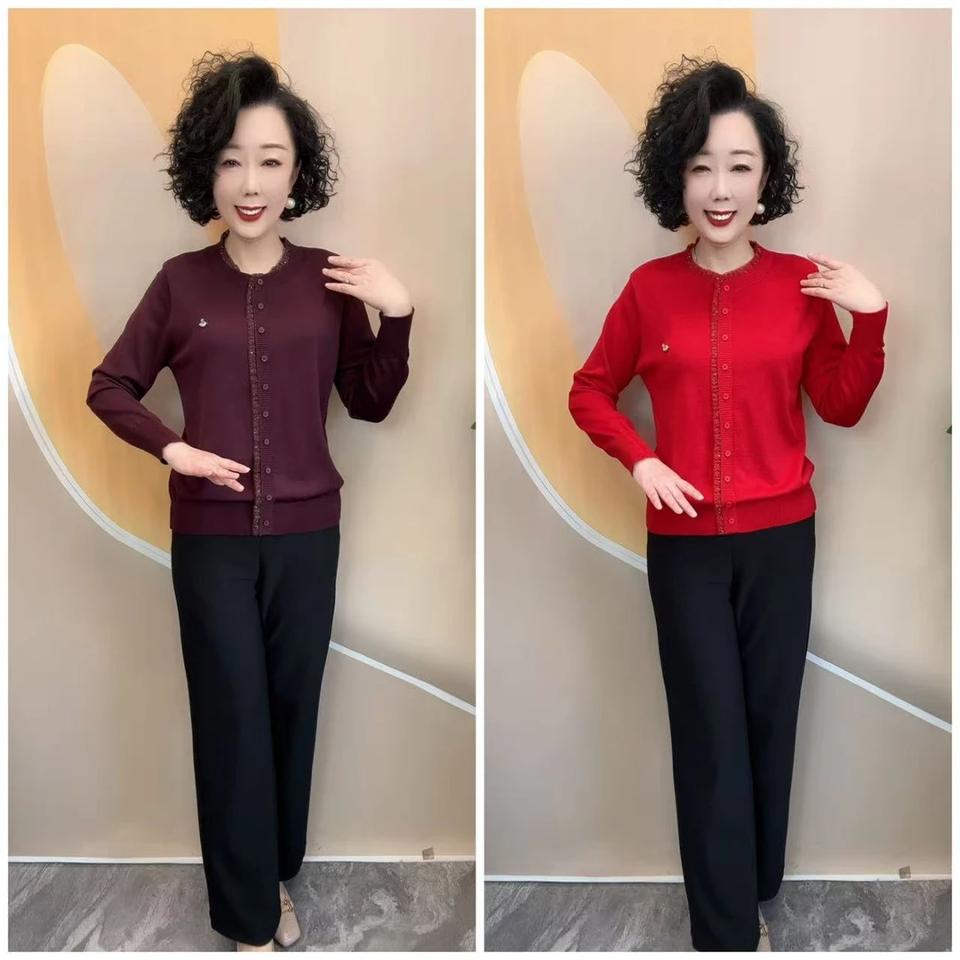 年货新款优雅妈妈设计感小扣针织宽松打底衫