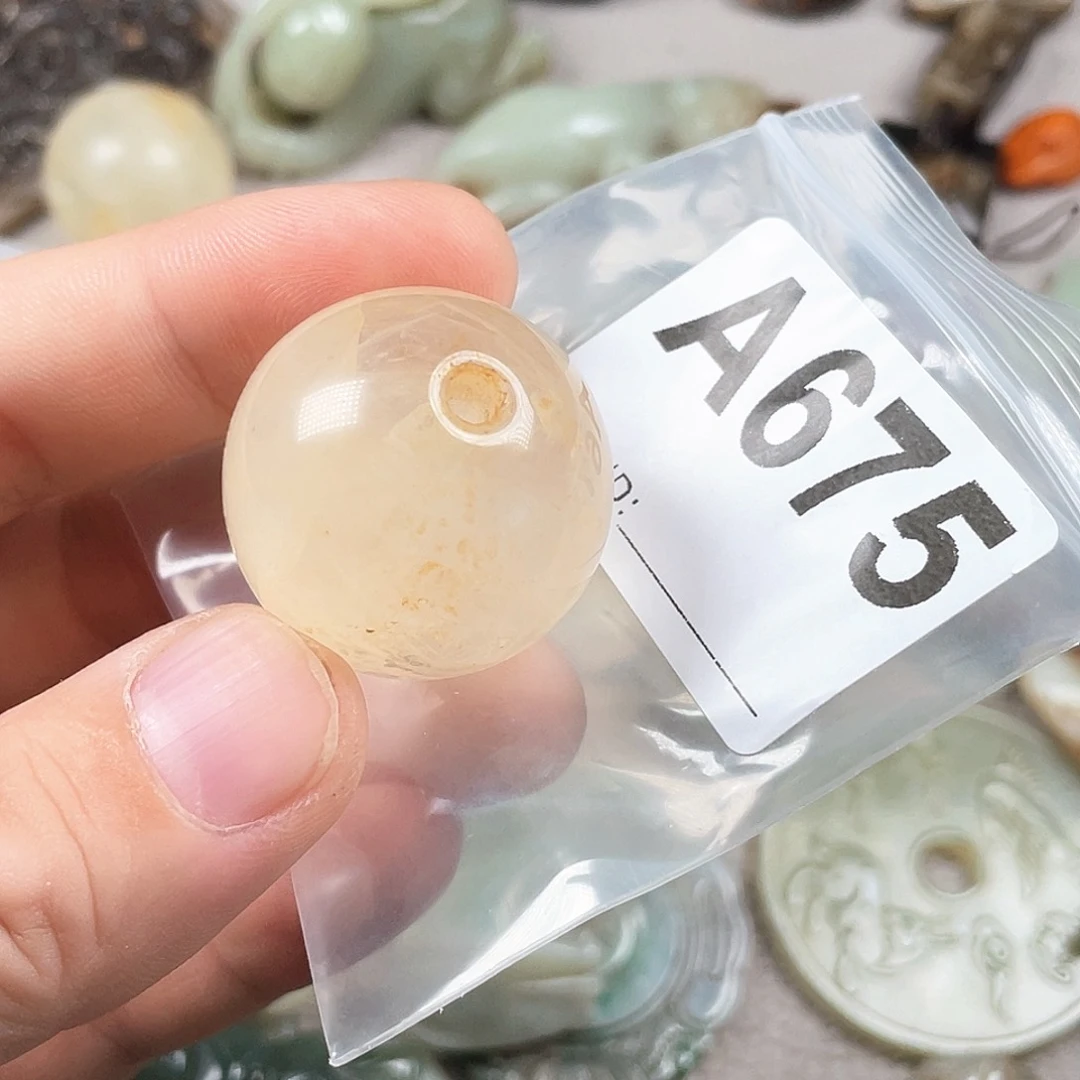 和田玉（糖玉）未镶嵌颈饰