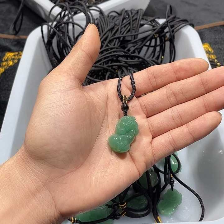 林***玖黑曜岩合金颈饰东陵玉