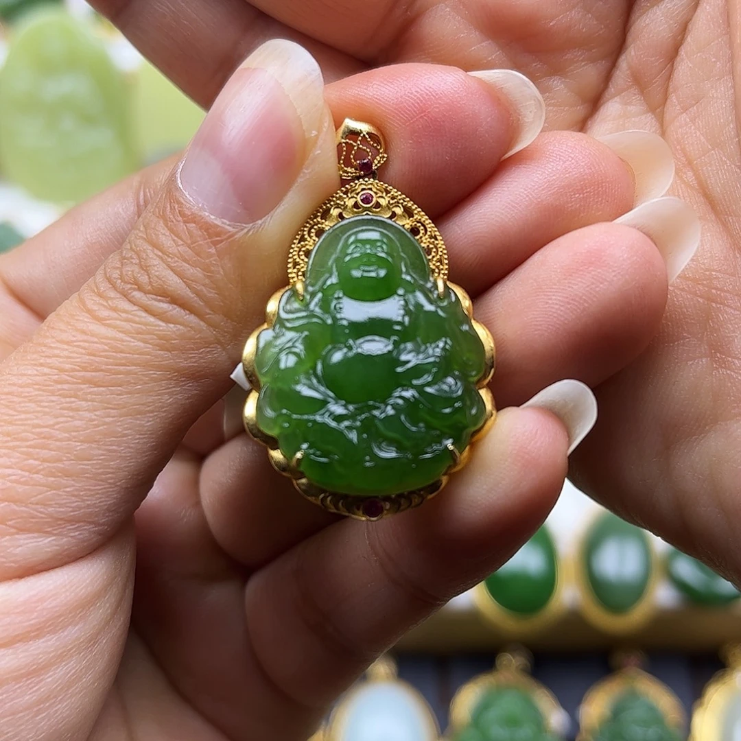 和田玉18K金镶嵌颈饰