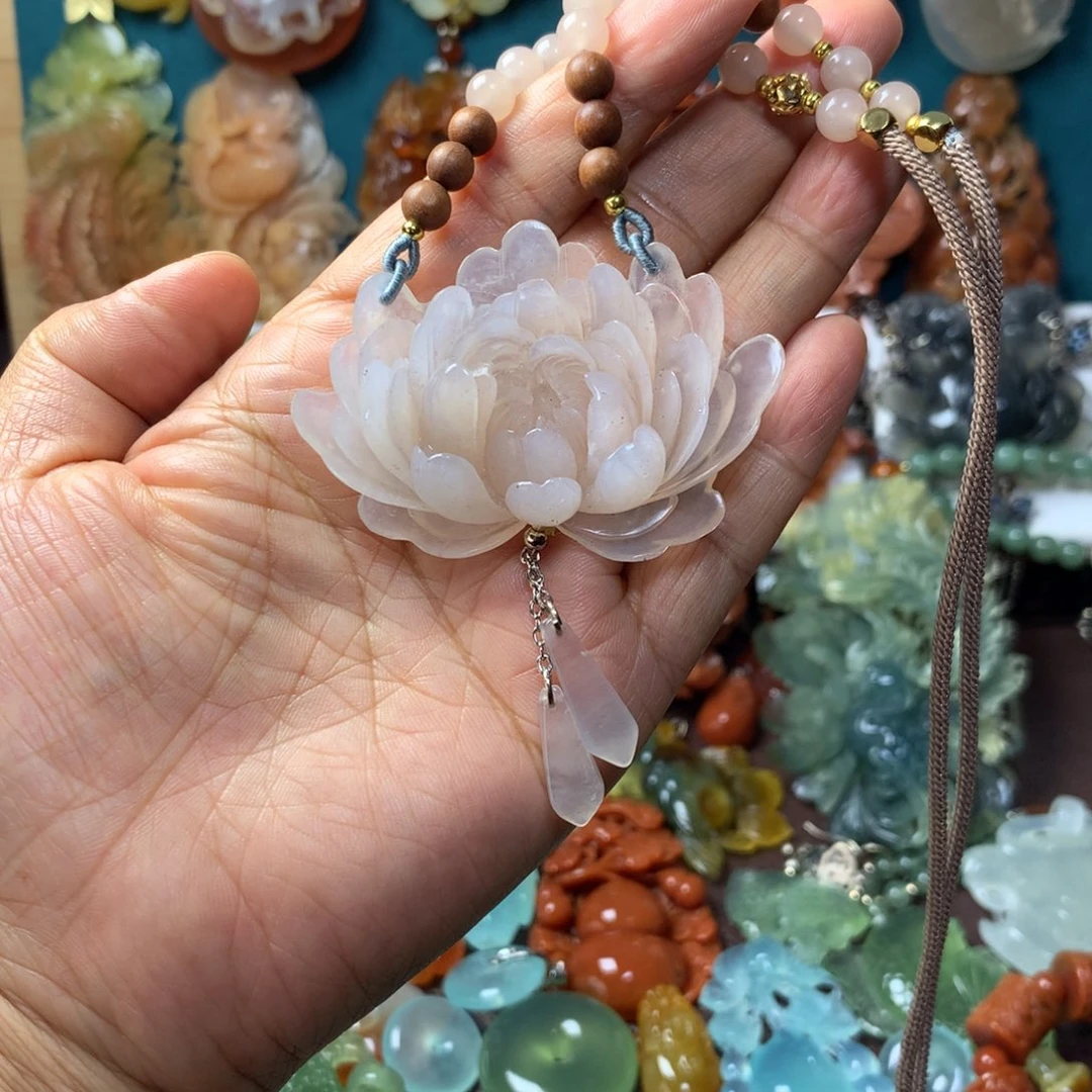 蛇纹石玉未镶嵌挂坠