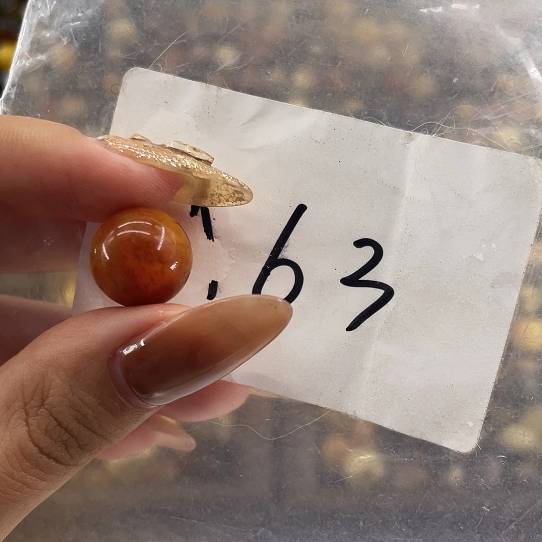 沈***腾琥珀未镶嵌裸石13.1福利