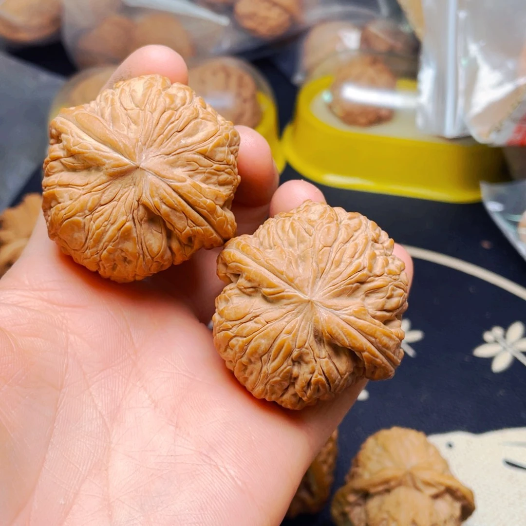 吊坠文玩核桃御尊一对