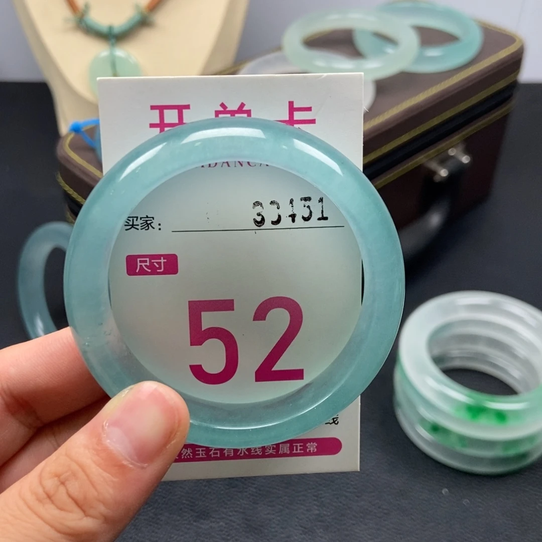 未镶嵌手镯石英质玉c****i