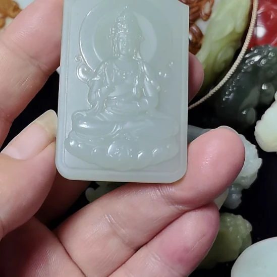 幸****和田玉未镶嵌颈饰