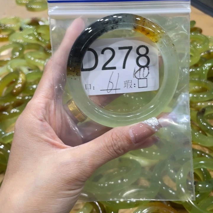 未镶嵌蛇纹石玉手镯?***～