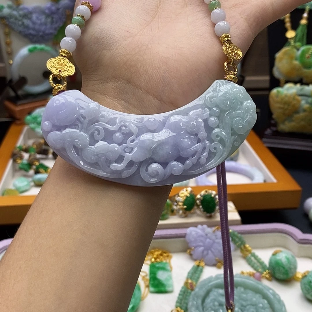颈饰未镶嵌翡翠天然