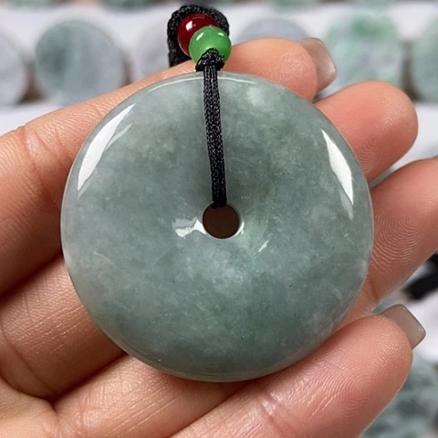 翡翠颈饰未镶嵌平安扣福利