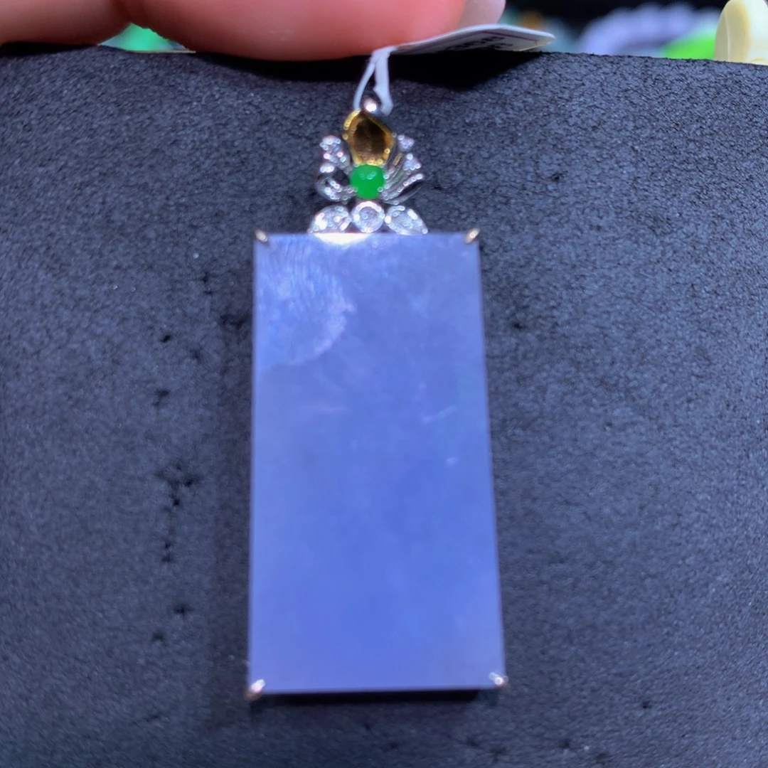 翡翠18K金镶嵌颈饰翡翠