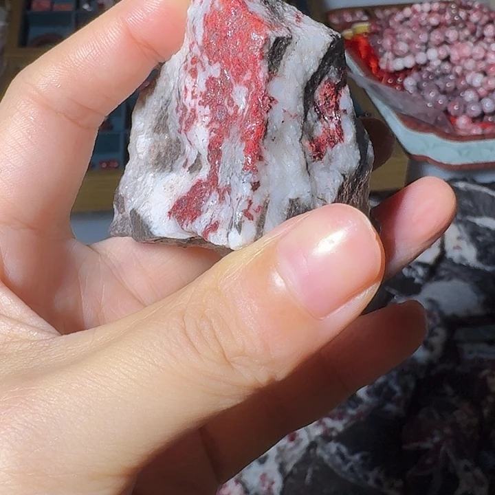 天然辰砂天然朱砂原石116克