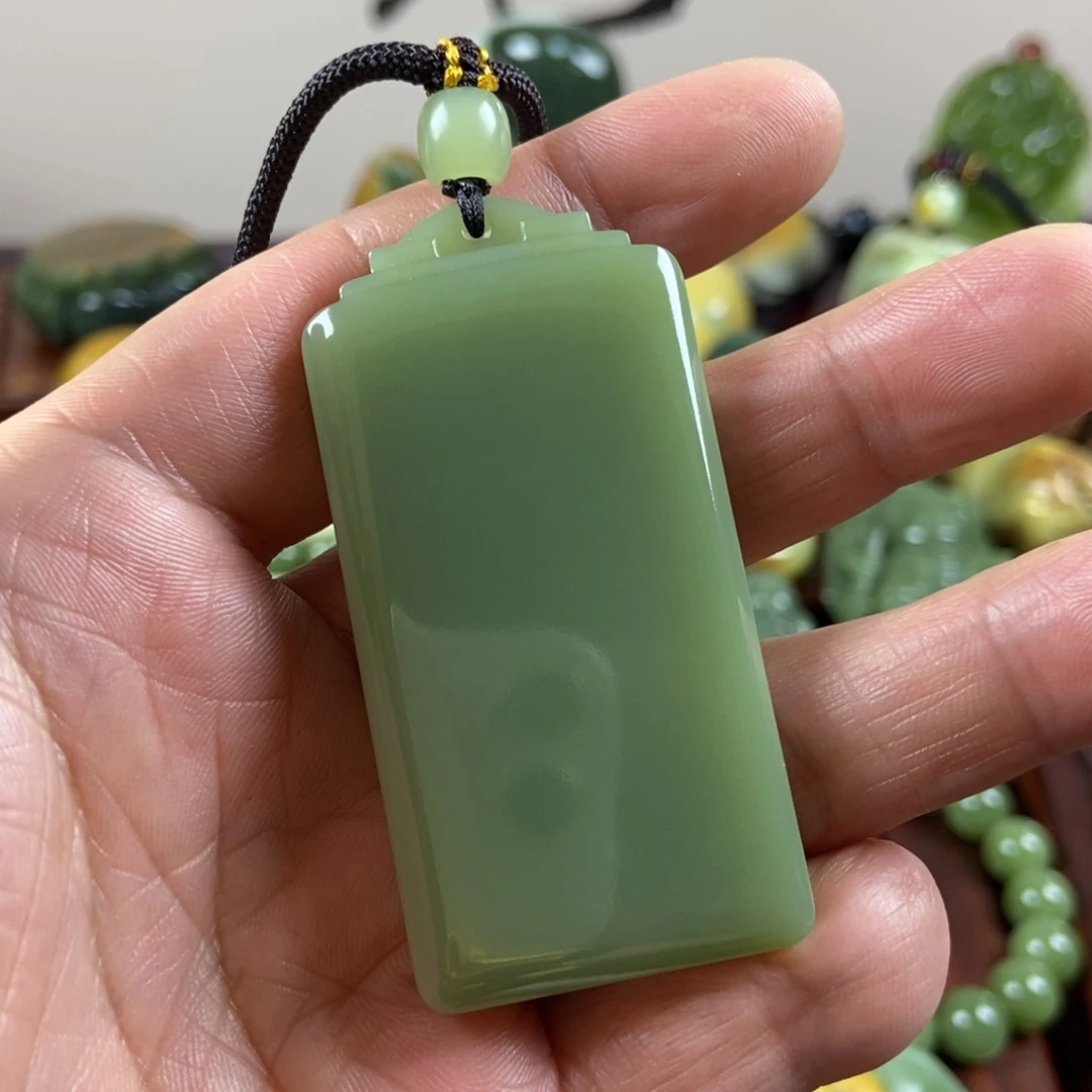一***柴岫岩老玉（透闪石质玉）未镶嵌珠宝奇石