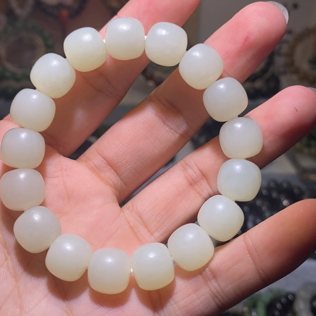 用***8手链未镶嵌和田玉