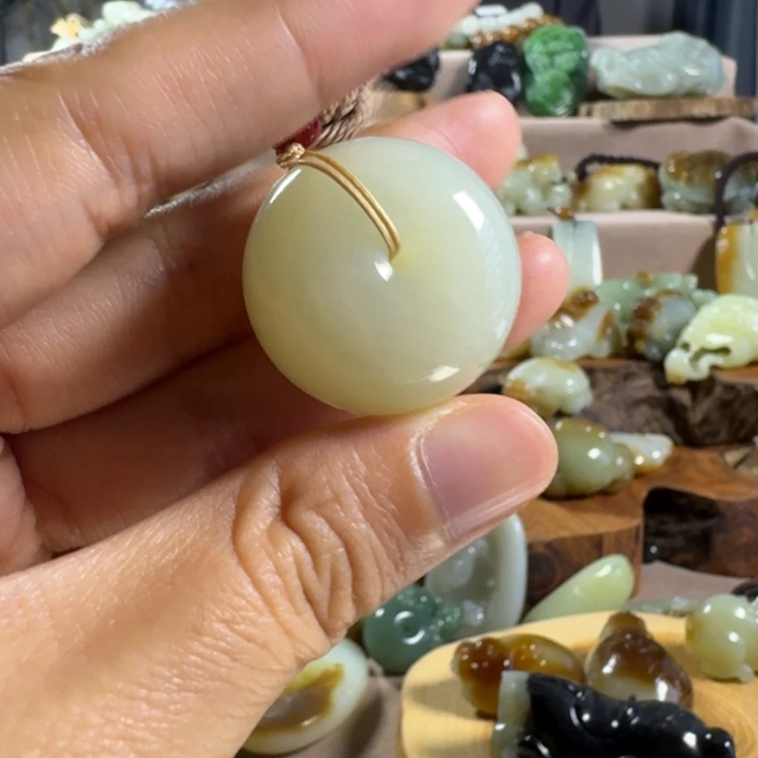 和田玉（糖玉）未镶嵌颈饰