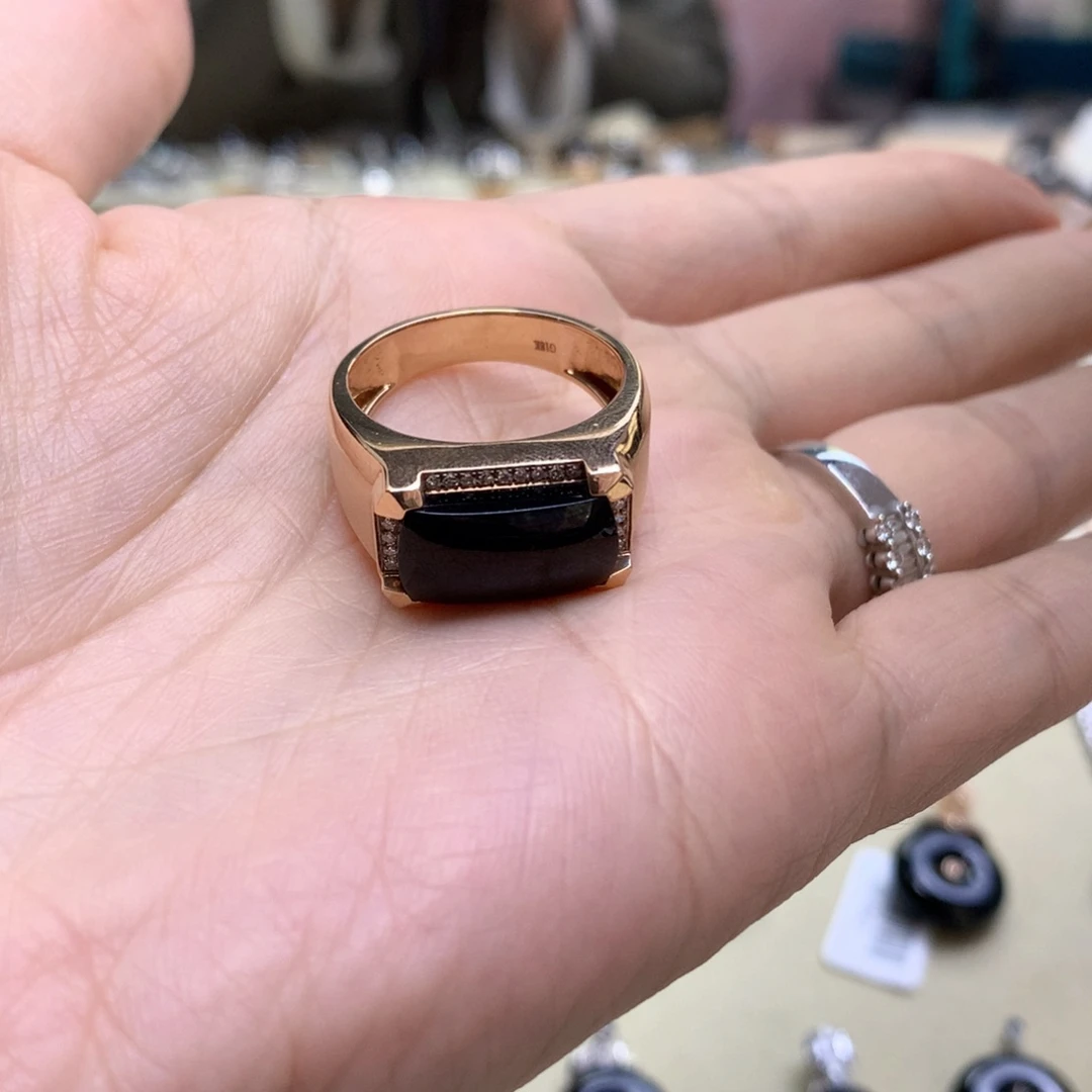 颈饰18K金镶嵌翡翠戒指