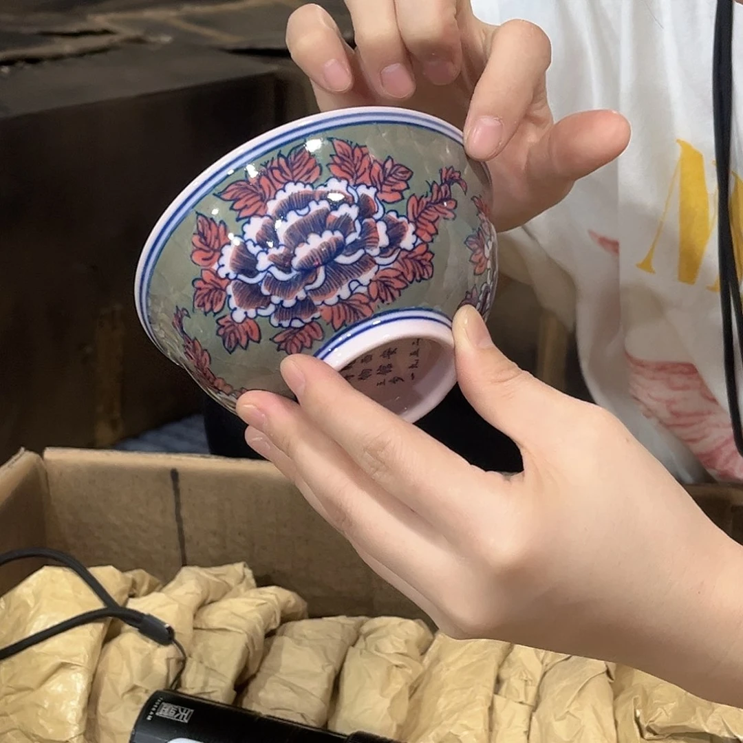 摆件////景德镇陶瓷器。红。