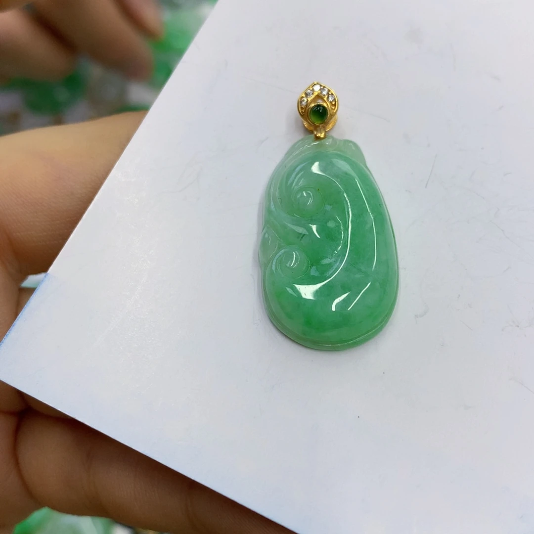 翡翠未镶嵌颈饰翡翠