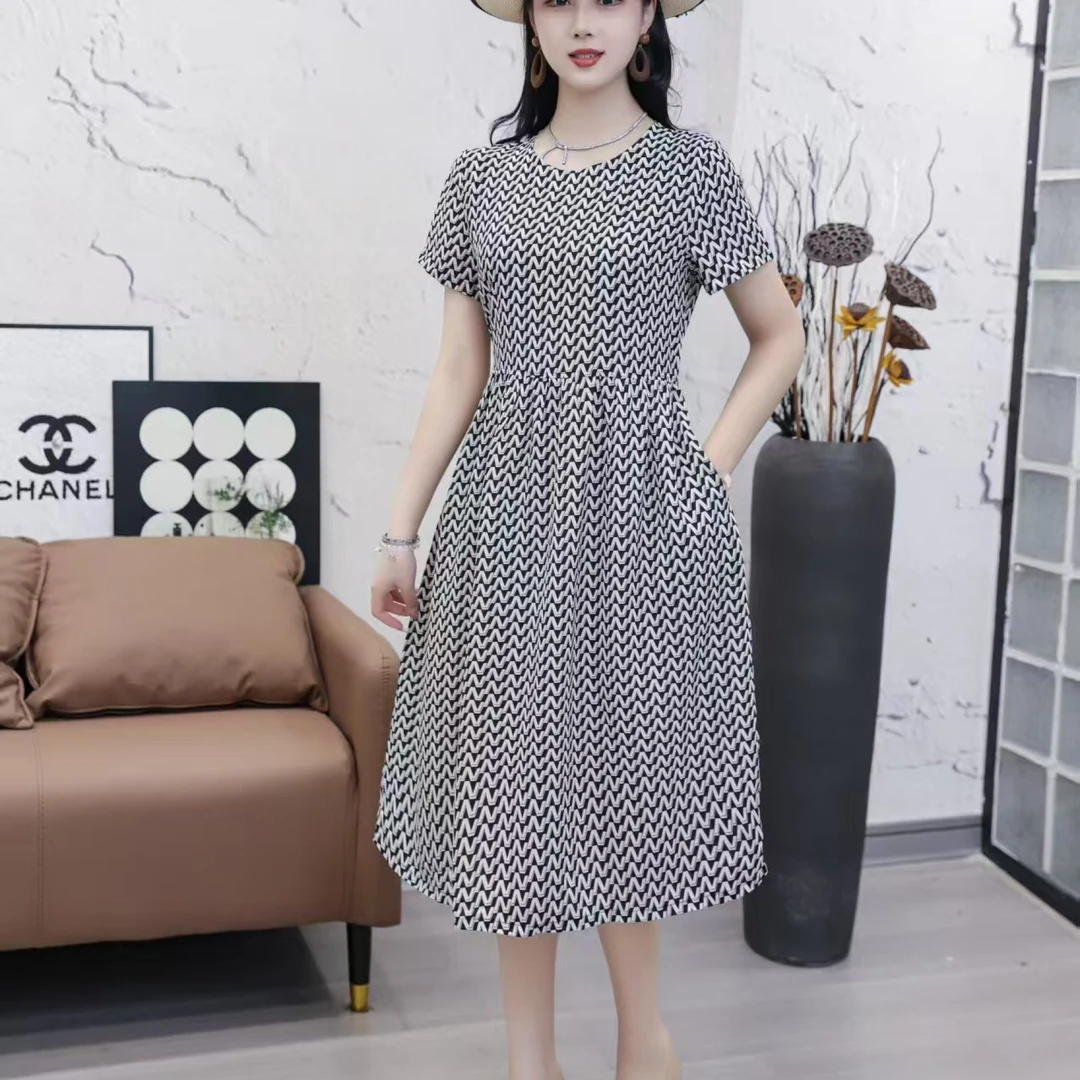 10796-新款小个子赫本风设计感薄款波点连衣裙仙女夏季【伊莲依绣】