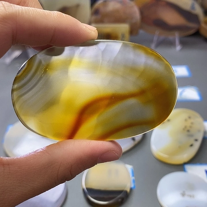 玛瑙/玉髓未镶嵌珠宝半成品70