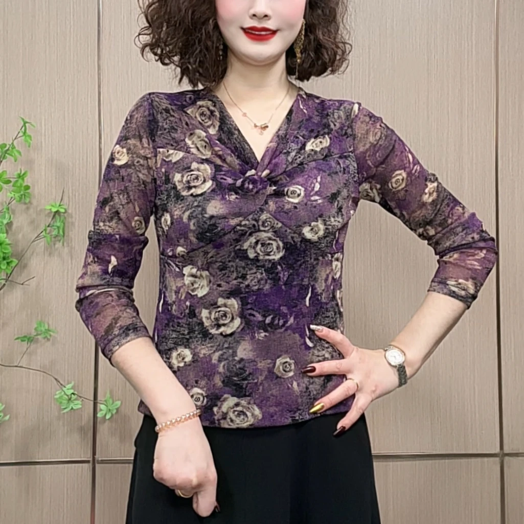 时髦夏装气质显瘦时尚V领扭结玫瑰花女士T恤小衫百搭减龄遮肉显瘦