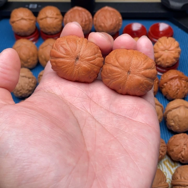 文玩核桃把件别****.水晶蟾