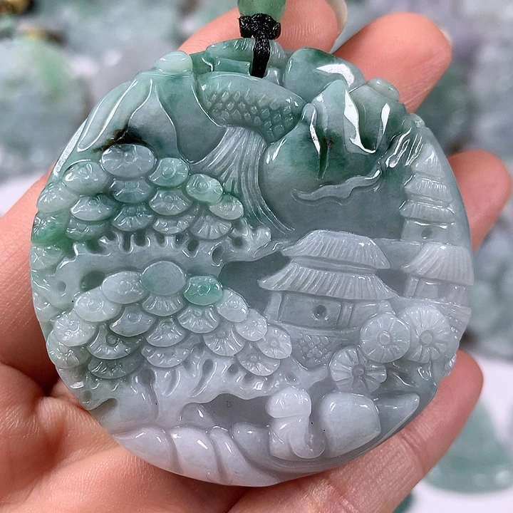 翡翠未镶嵌颈饰山水福利两面工艺福利