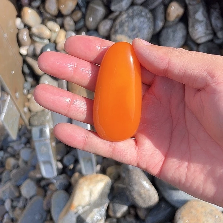 和田玉（糖玉）未镶嵌珠宝奇石