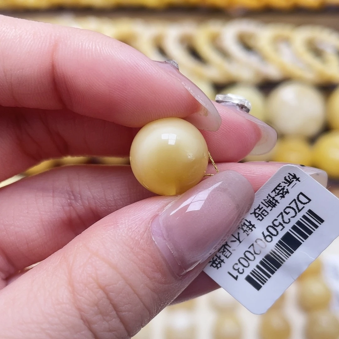 琥珀未镶嵌裸石13.3mm圆珠瑕