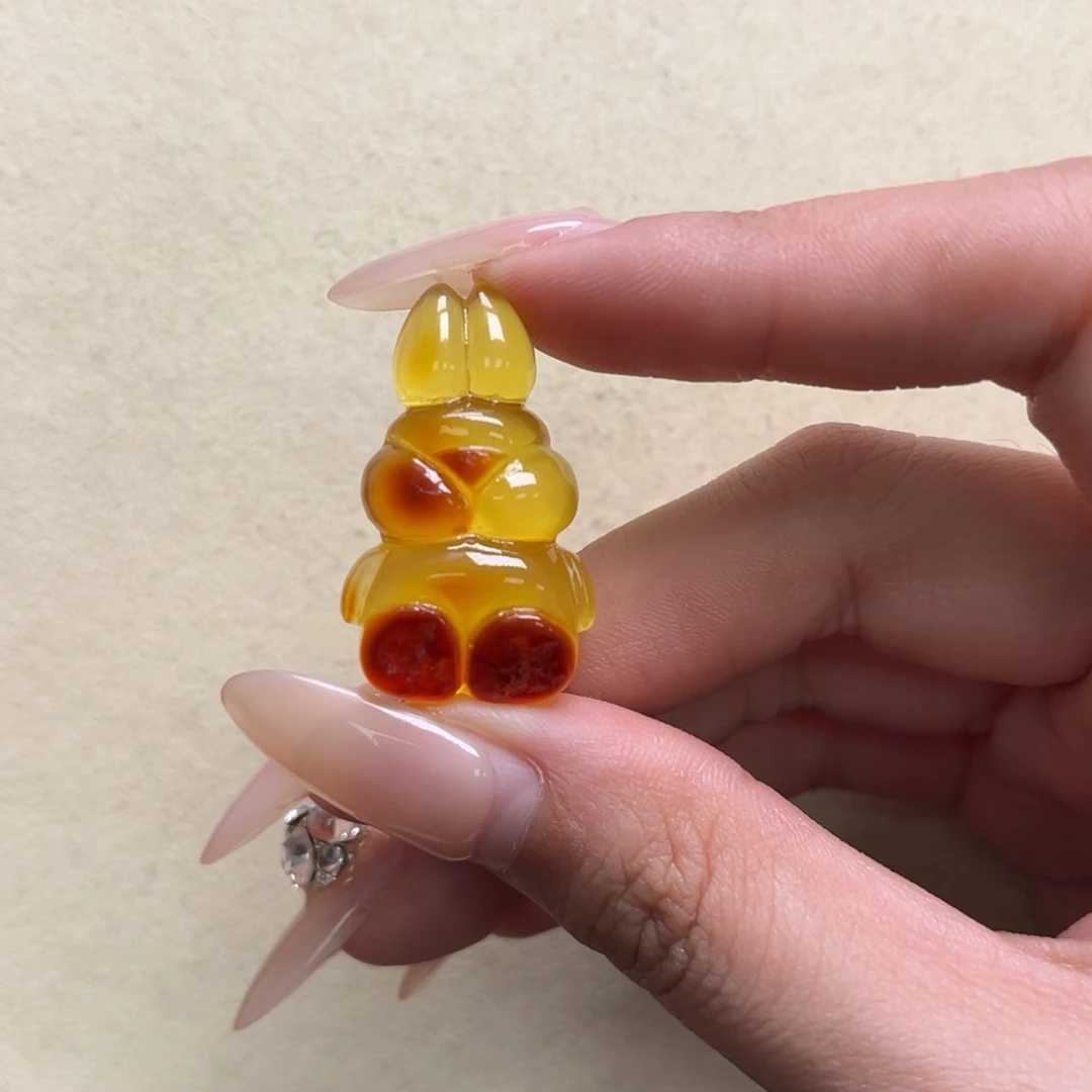 琥珀未镶嵌裸石天然琥珀兔子