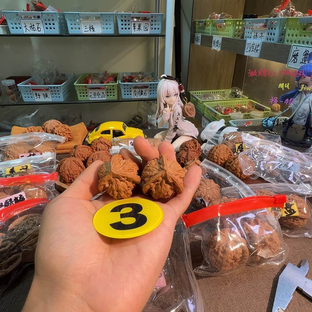 文玩核桃把件L*38左右全品三棱3