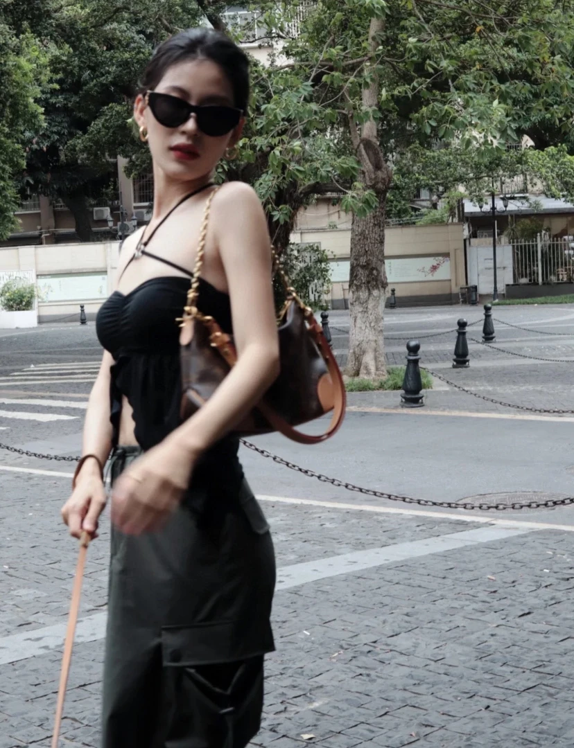 潮流女士斜挎百搭单肩休闲小众复古肩包（顺丰包邮）