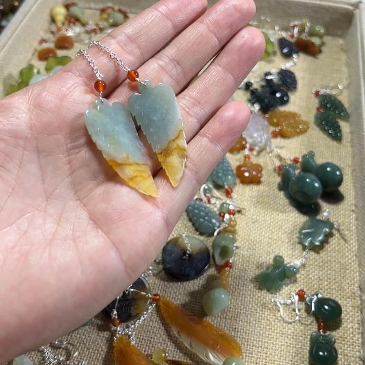 蛇纹石玉耳饰未镶嵌