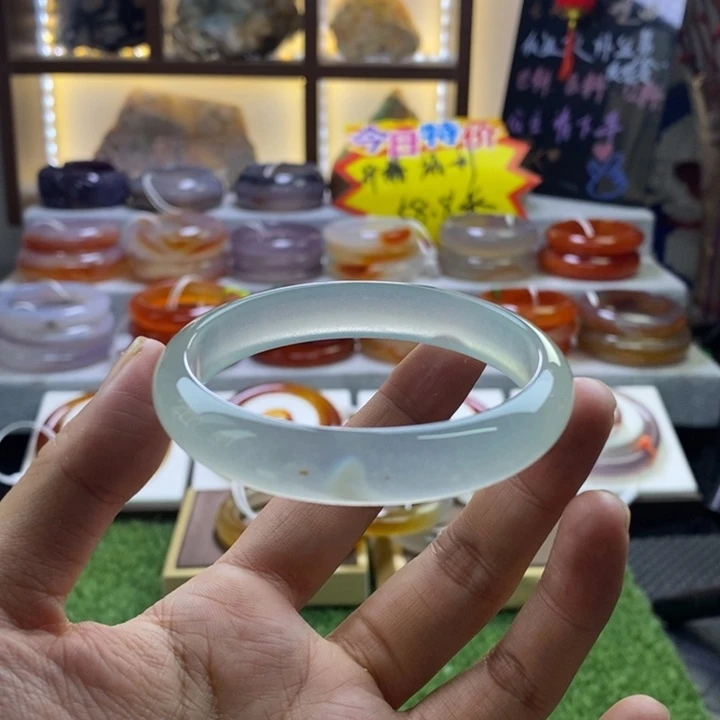 手镯玛瑙/玉髓未镶嵌