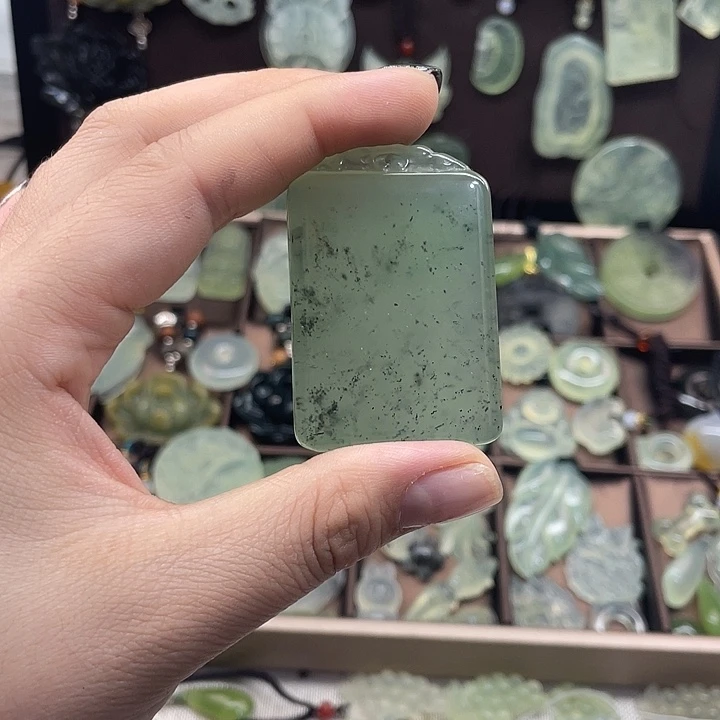 蛇纹石玉合金吊坠(赠链)