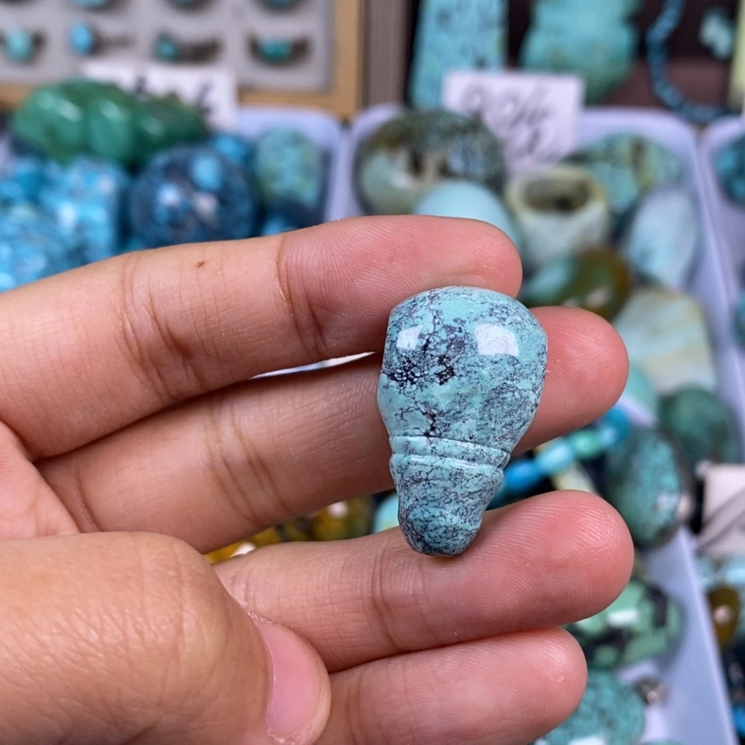 绿松石未镶嵌颈饰