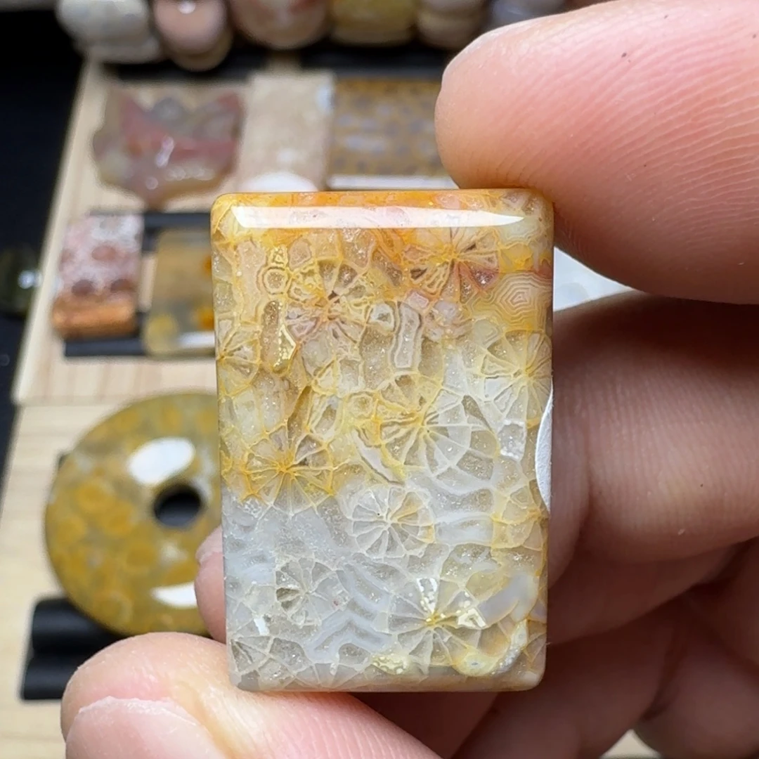 硅化玉未镶嵌纯天然色有机玉石保真色