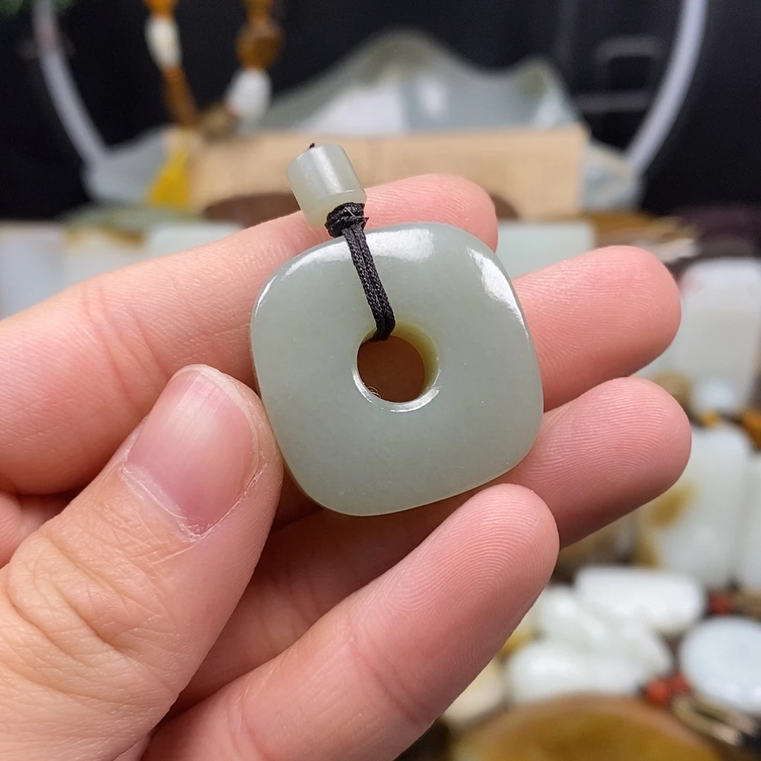 和田玉颈饰未镶嵌38