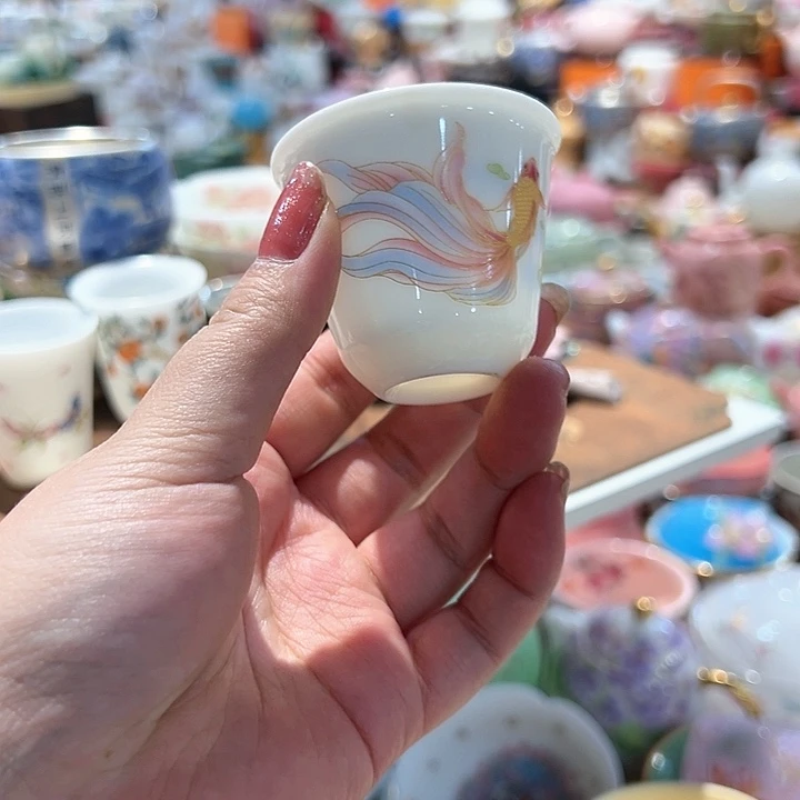 瓷片漂亮的小茶具啊