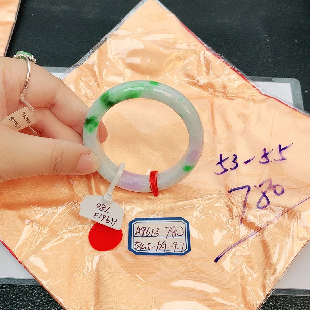翡翠手镯未镶嵌缅甸翡翠