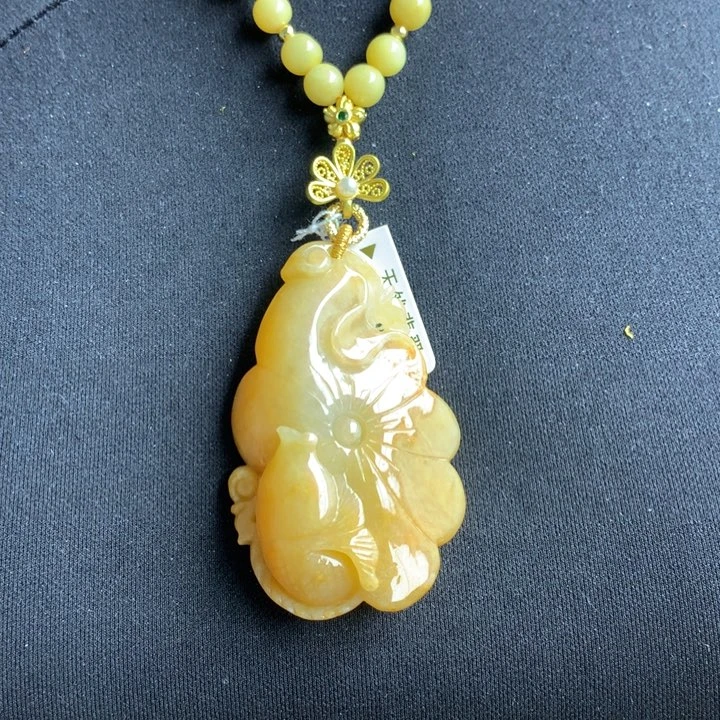 翡翠颈饰未镶嵌翡翠