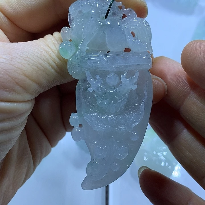 翡翠未镶嵌颈饰天然翡翠A货吊坠