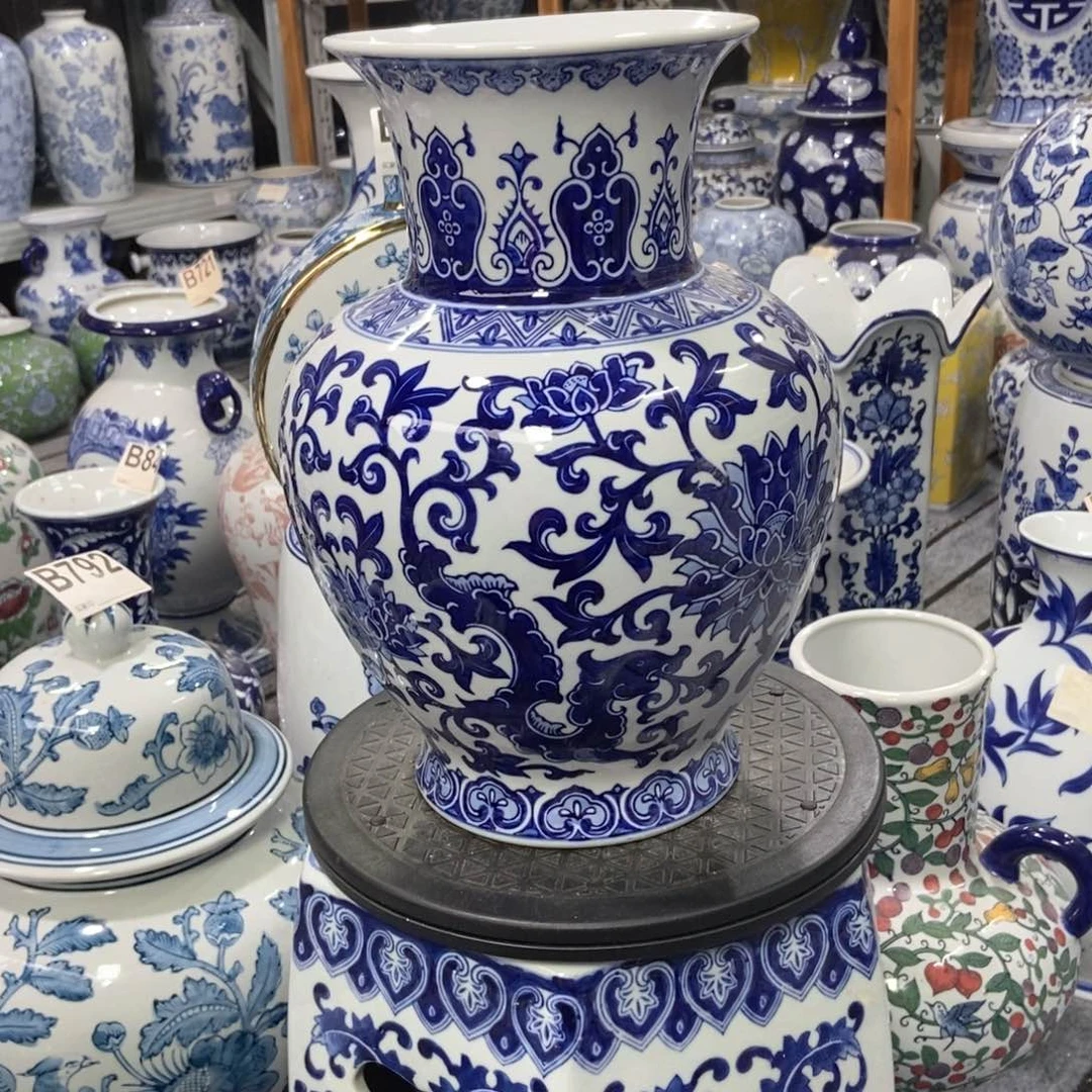 摆件花瓶手绘釉下彩