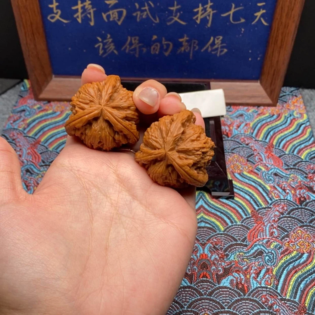 【闪购商品】吕****R白狮