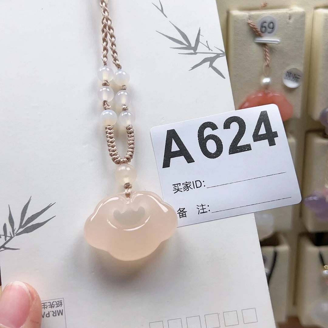 石英质玉颈饰合金麦***糖