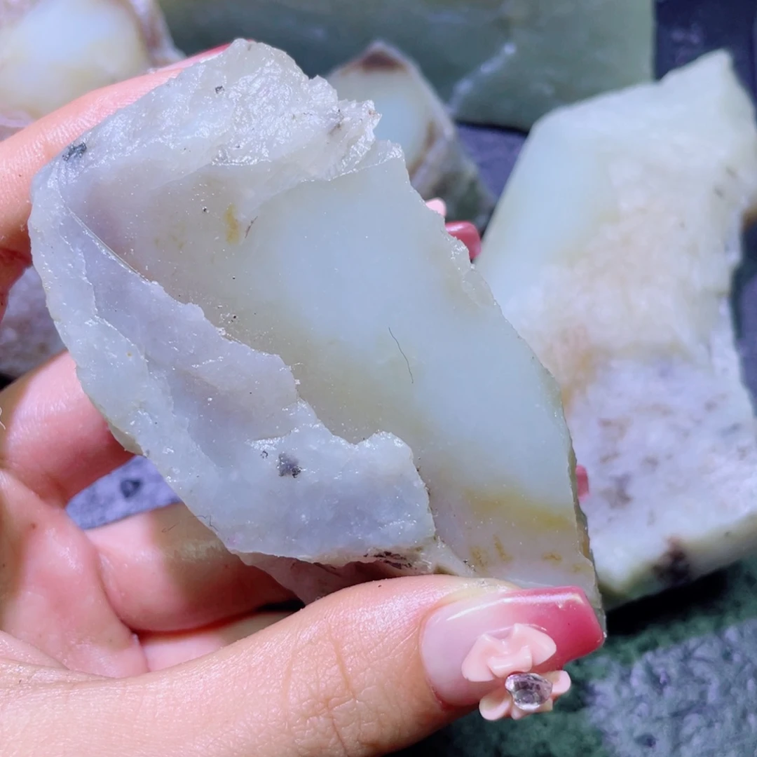 和田玉未镶嵌珠宝半成品