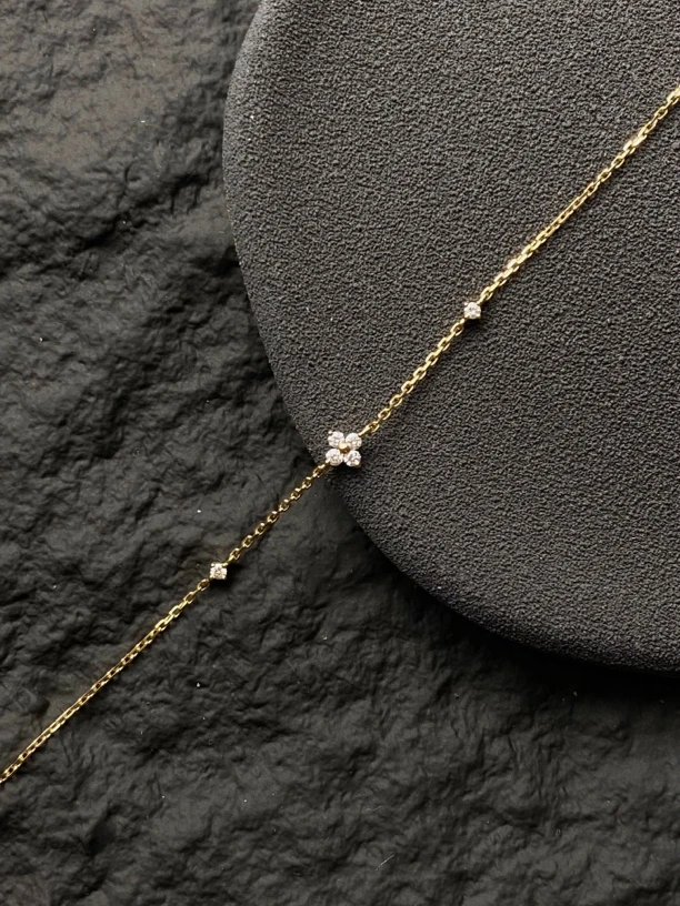 18K金镶嵌天然钻石甜美气质小众精致手链