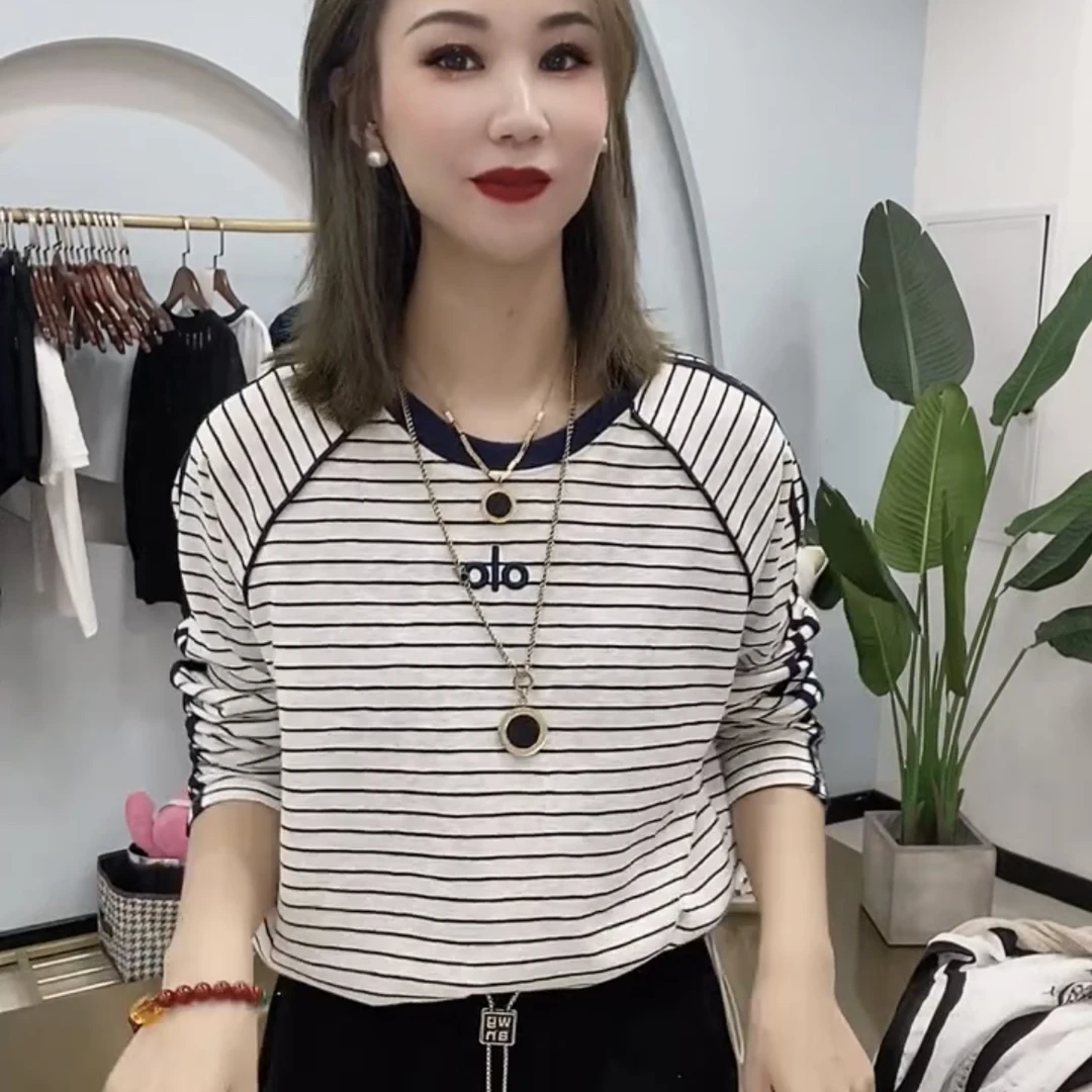 秋季新款时尚圆领套头字母刺绣条纹百搭长袖减龄显瘦T恤