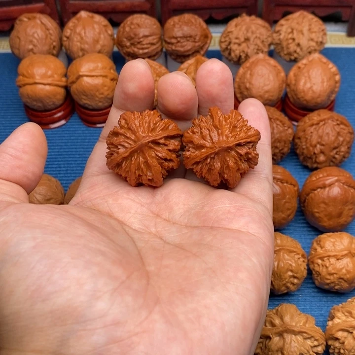 文玩核桃把件八棱